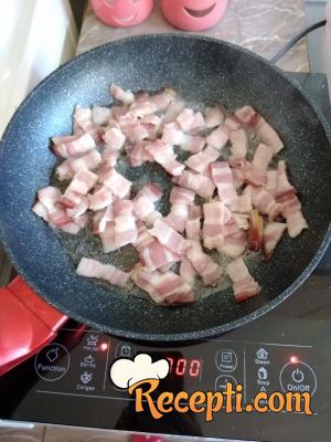 Integralna testenina sa slaninom