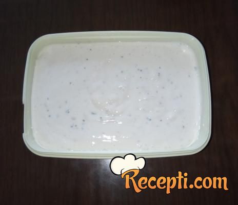 Sladoled sa grčkim jogurtom (badem i pistaći)