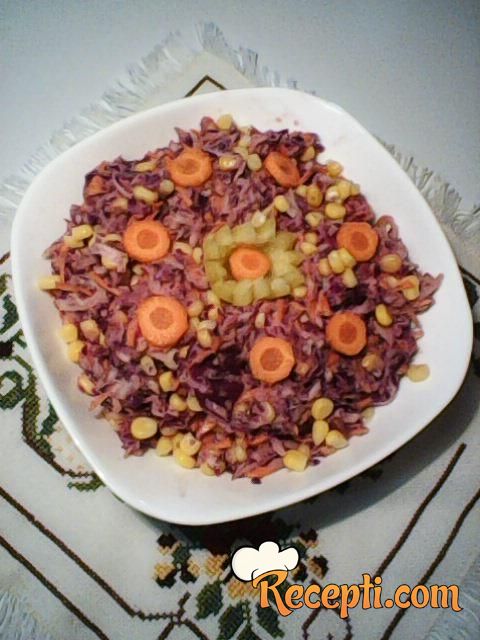 Salata duginih boja