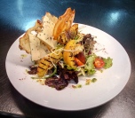 Grilovane breskve & gorgonzola salata