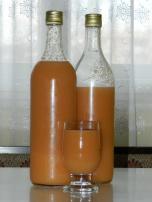 Domaći sok (jabuka, kruška, šargarepa)