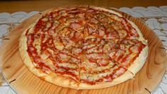 Pizza sa lepim testom