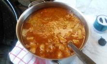 Juneći gulaš u kotliću