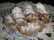 Kifle od rogača sa slatkim od dunja