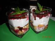 Voćni desert u čaši