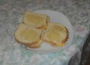 Tost sendviči sa piletinom i ananasom