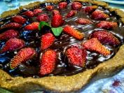 Tart sa čokoladom i jagodama & Tart with chocolate and strawberries