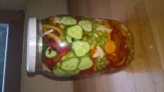 Salata od kiselog miješanog povrća