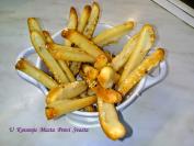 Grisine sa belim lukom i parmezanom & Breadsticks with garlic and parmesan