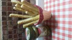 Štapići sa pesto sosom