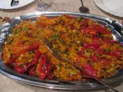 Pečena paprika punjena povrćem - fantastična salata