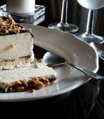 Semifreddo s čokoladom i lešnicima
