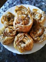 Vegan pitice sa kupusom i orasima