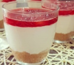 Cheesecake sa jagodama u čaši