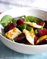 Salata od cvekle i haloumi sira