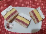 Kapri torta sa jagodama i kokosom