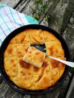 Kisela pita na kocke