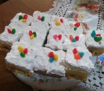 Kocke sa vinogradarskim breskvama