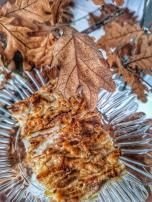 Pita sa mlevenim keksom i jabukama