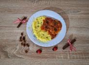 Piletina u paradajz sosu sa suvim grožđem