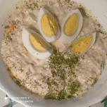 Obrok salata (grčki jogurt, jaja, tunjevina, krastavac)