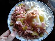 Pire krompir sa šunkom i krastavčićima